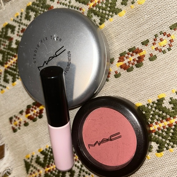 -2pc!!! MAC cosmetics- Saint Germain LIPGLASS! & Dusty Rose MATTE Powder Blush! - Picture 1 of 6